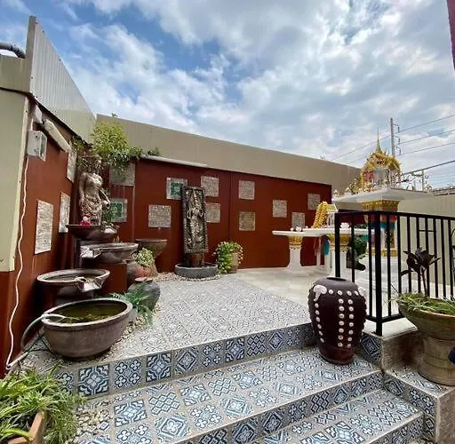 Ratanawong Place 815 Apartment